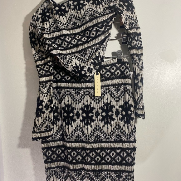 Carisa Rene two piece Sweater and skirt set - Picture 4 of 5